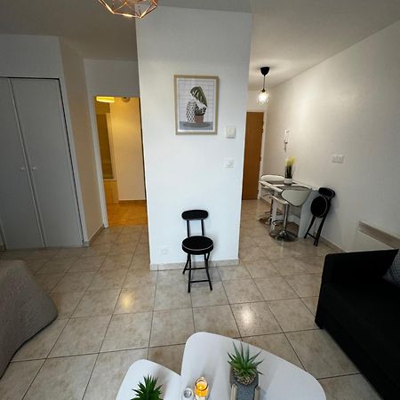 Le Studio Du 72 Daire Bussy-Saint-Georges Dış mekan fotoğraf