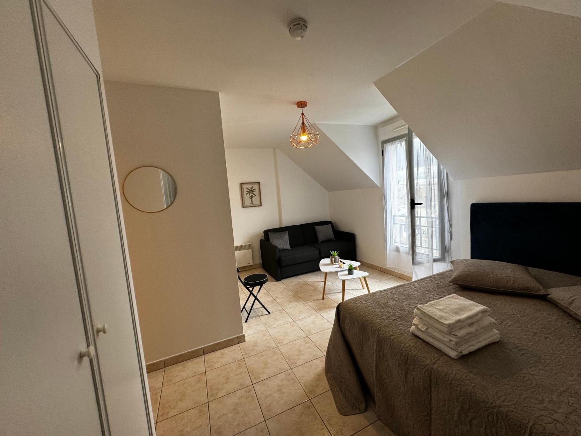 Le Studio Du 72 Daire Bussy-Saint-Georges Dış mekan fotoğraf